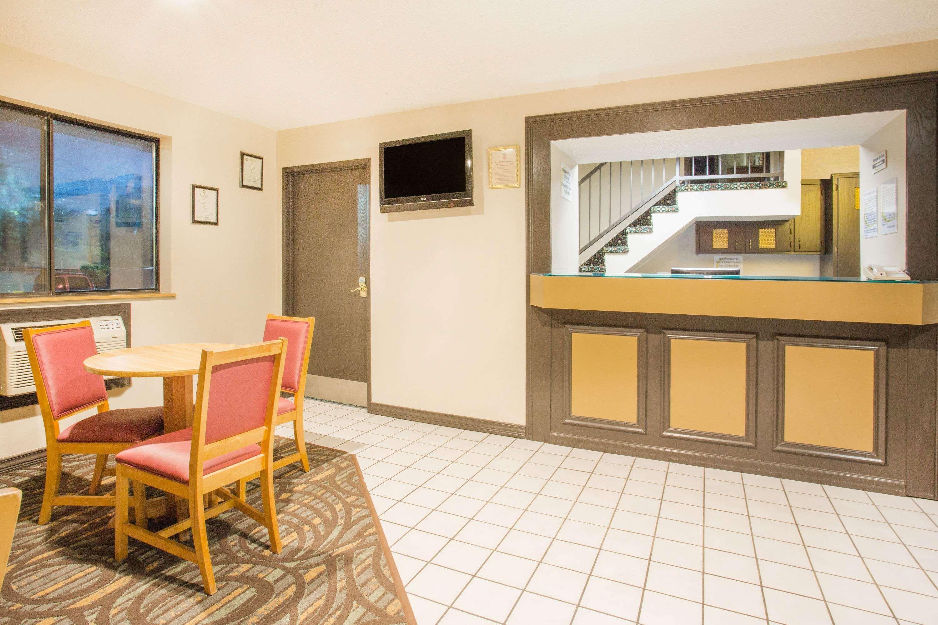 Отель Super 8 By Wyndham Lexington Va Экстерьер фото